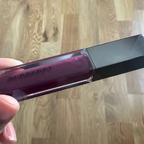 New Burberry lip gloss - Picture 6 of 6